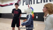 杨瀚森：偶像约基奇打我应该10-0开吧！他那手是真好使啊！