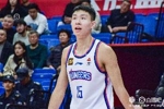 铁人啊!郑昊燃打满全场40分钟 5记三分球拿下15分5板1助