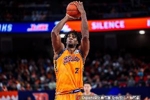 白边:NBA节奏更快 但CBA的对抗很激烈 这里的球员不会频繁假摔