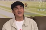 有黑眼圈了!何润东:昨晚太兴奋没睡好,人生第一次现场看足球赛