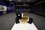 优雅告别!FIFA官方社媒晒照,约旦队在更衣室留下礼物和感谢信